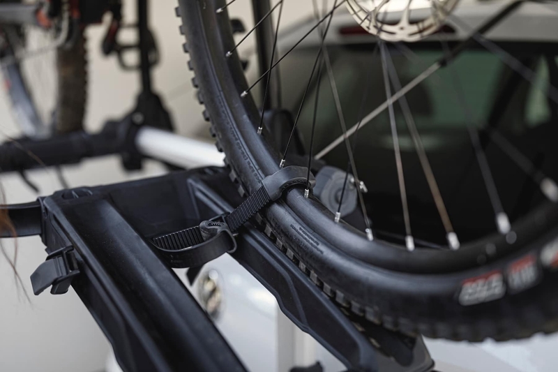 Nosič bicyklov THULE OutWay Platform na zadné dvere na 2 bicykle - black / aluminium