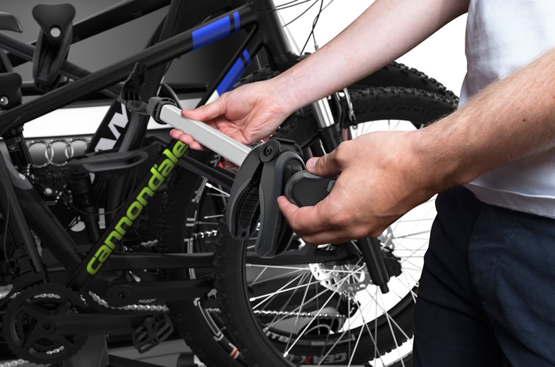 Nosič bicyklov THULE VeloSpace XT na 3 bicykle - black / aluminium